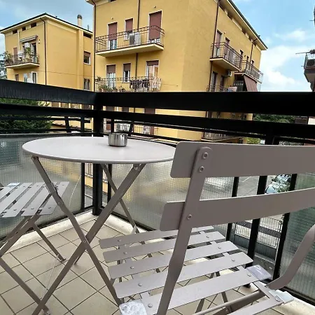 アパート Nel Blu Dipinto Di Rosa ヴェローナ