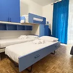 Appartement Nel Blu Dipinto Di Rosa