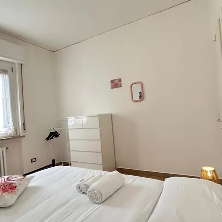 Nel Blu Dipinto Di Rosa Verona