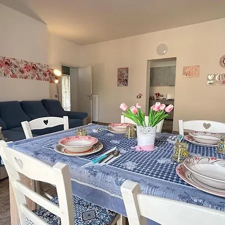 Nel Blu Dipinto Di Rosa Apartamento